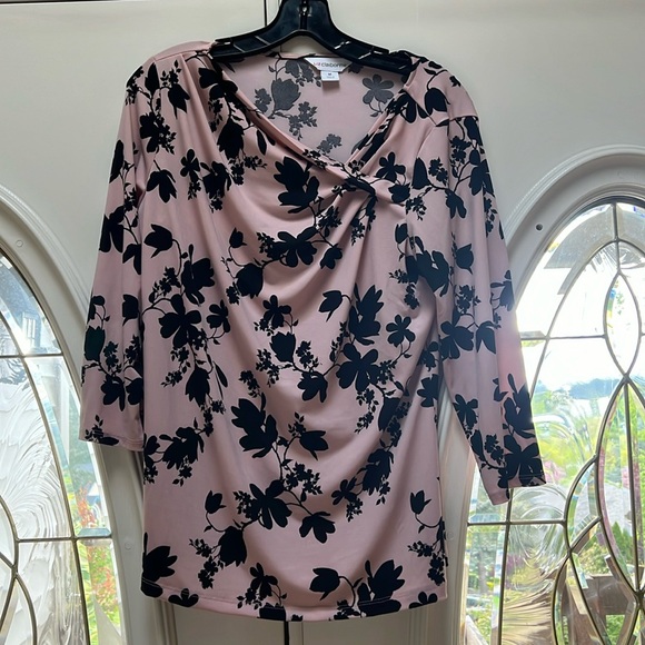 Liz Claiborne light pink blouse size medium. - Picture 2 of 3